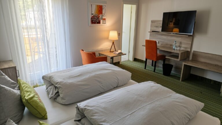 Gepflegtes Gästezimmer im Gästehaus König nahe Stuttgart